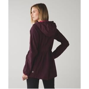 Lululemon Rain for Daze Jacket Bordeaux Drama Reversible Size 8